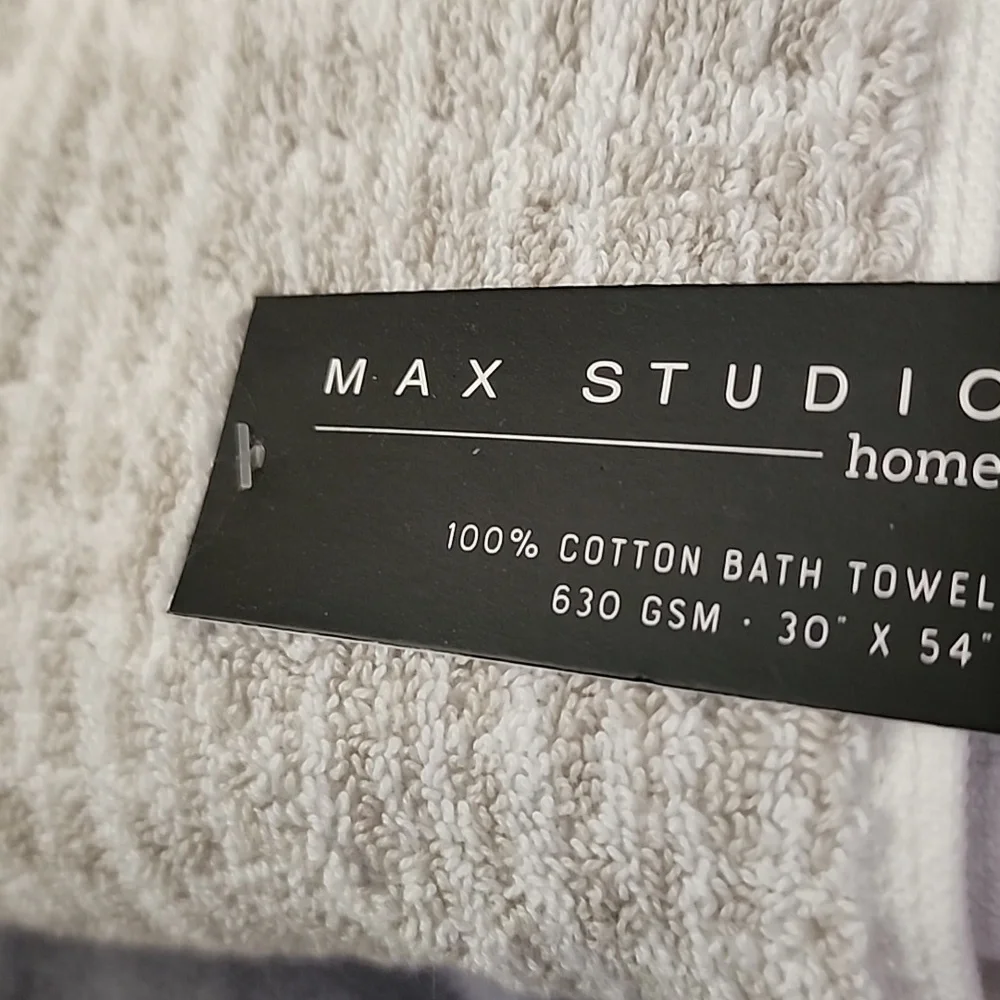 Max Studio Abstract 2 Bath Towel Gray Beige Gray White Ikat NWT 630 GSM